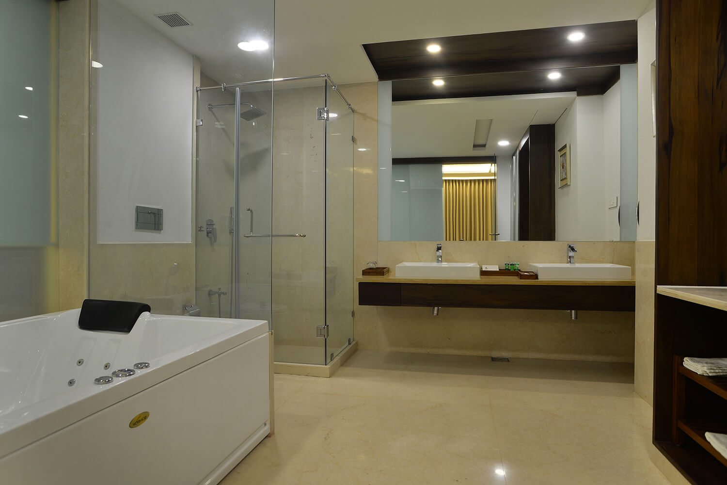 Best Honeymoon Suite room in the City