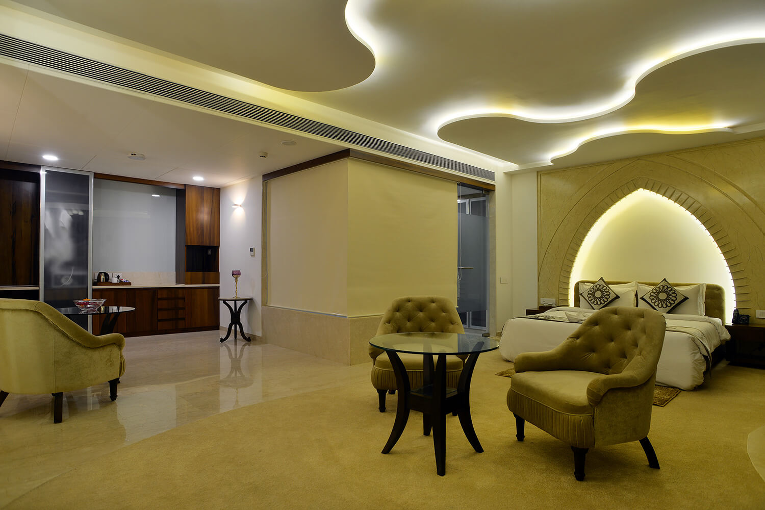 Best Honeymoon Suite room in the City