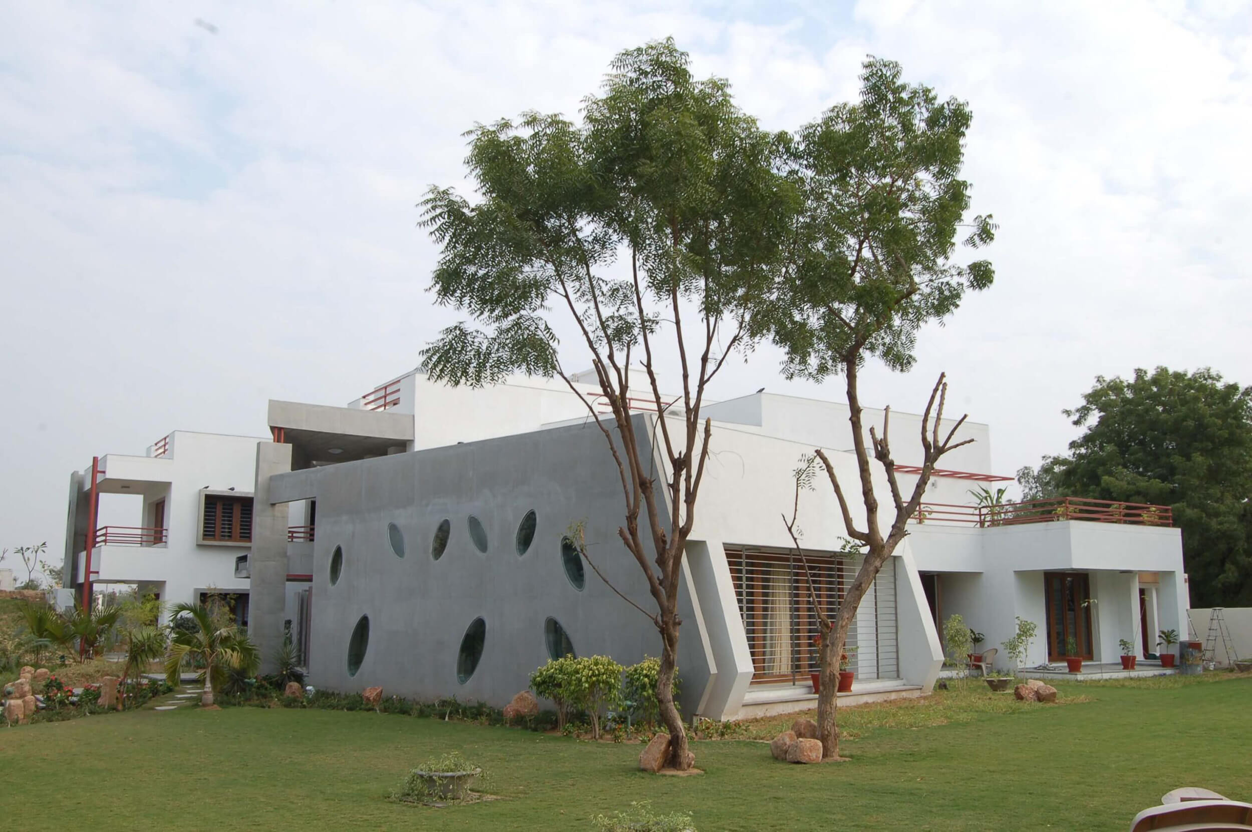 Residence at Greenwood with Green Architecture