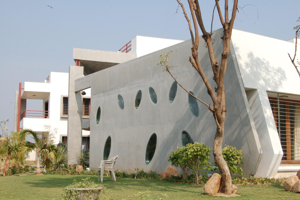 Residence at Greenwood with Green Architecture