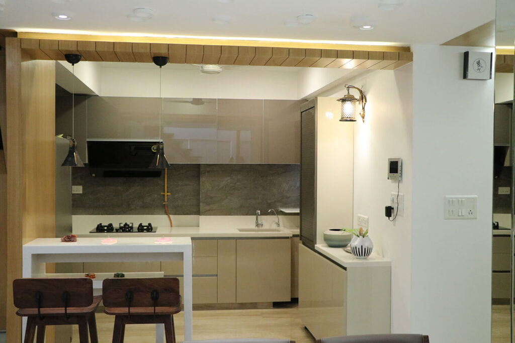 Modern Kitchen with Breakfast Table