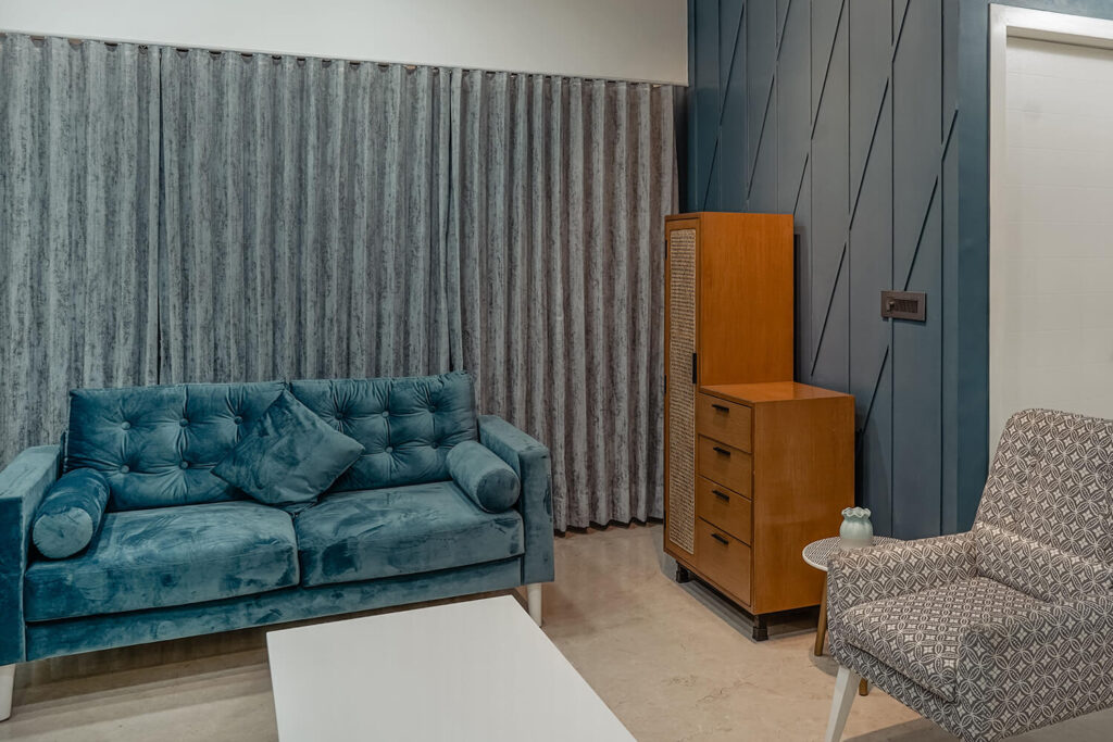 Modern Drawing Room with Creative Wall Treatment