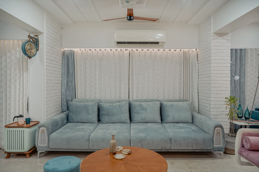 Exclusive Drawing Table