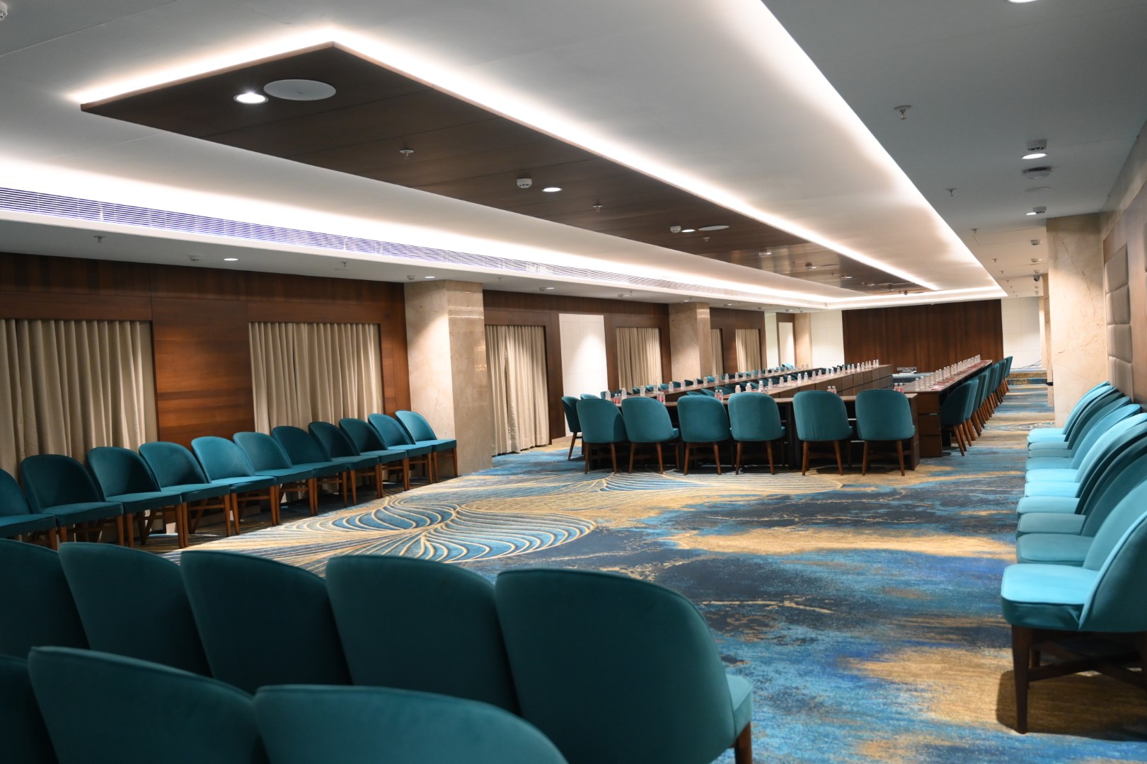 SKY LOUNGE