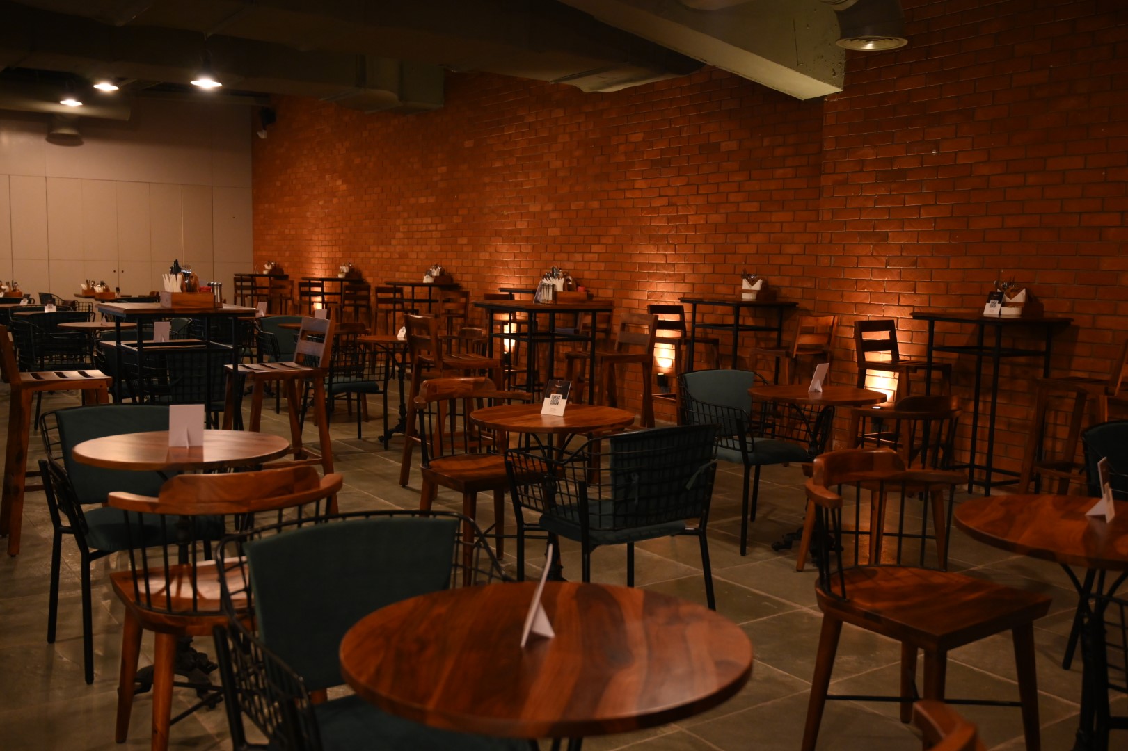 Hangout Cafe