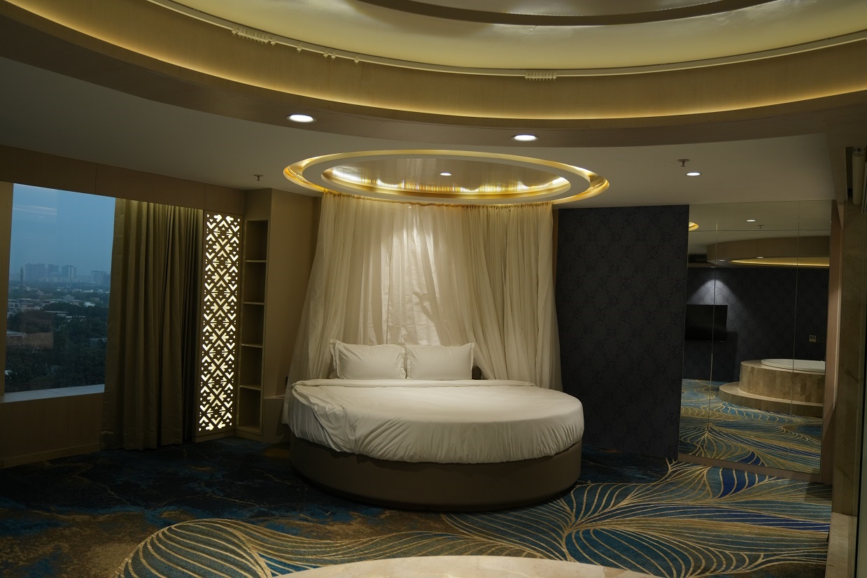 Rooms & Spa