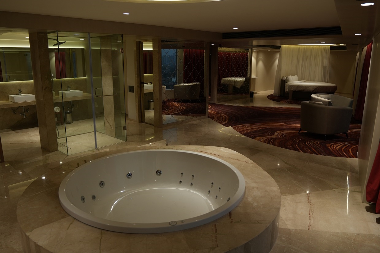Rooms & Spa